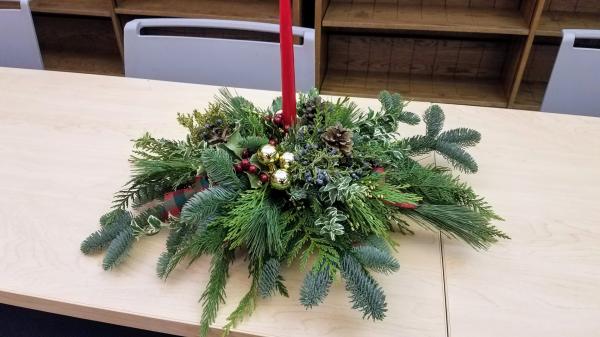 Image for event: Holiday Centerpiece 